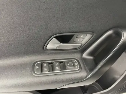 Photo 24 Mercedes Classe A  180 7G-DCT