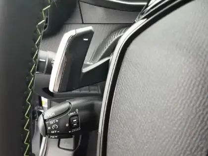 Photo 18 Peugeot 2008  Hybrid 145 e-DCS6