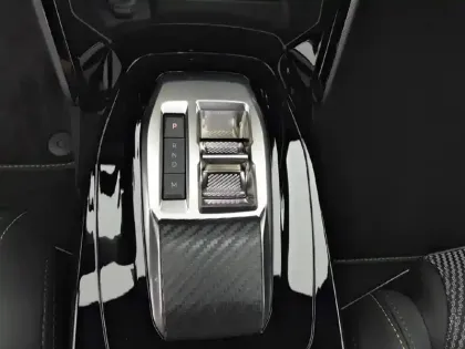 Photo 13 Peugeot 2008  Hybrid 145 e-DCS6