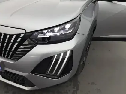 Photo 15 Peugeot 2008  Hybrid 145 e-DCS6