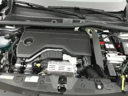 Photo 14 Peugeot 2008  Hybrid 145 e-DCS6