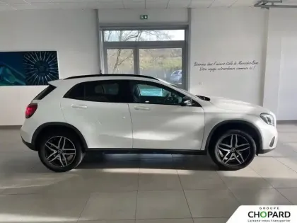 Photo 32 Mercedes GLA  180 7-G DCT