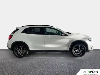 Photo 8 Mercedes GLA  180 7-G DCT