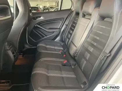 Photo 17 Mercedes GLA  180 7-G DCT