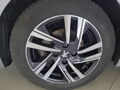 Photo 12 Peugeot 208  PureTech 75 S&S BVM5