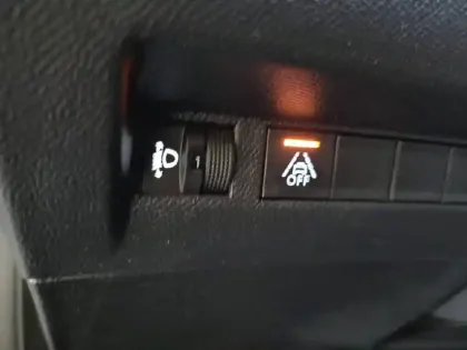 Photo 28 Peugeot 208  PureTech 75 S&S BVM5