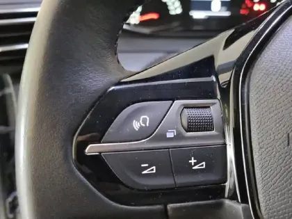 Photo 26 Peugeot 208  PureTech 75 S&S BVM5