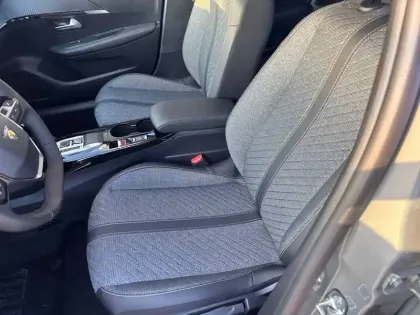 Photo 30 Peugeot 208  Hybrid 110 e-DCS6