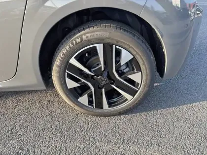 Photo 32 Peugeot 208  Hybrid 110 e-DCS6