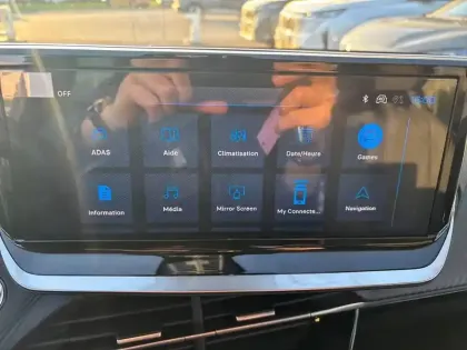 Photo 17 Peugeot 208  Hybrid 110 e-DCS6