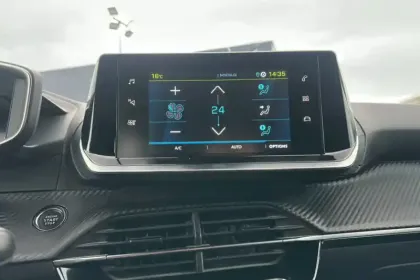 Photo 15 Peugeot 2008  Electrique 136 ch