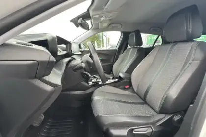 Photo 8 Peugeot 2008  Electrique 136 ch