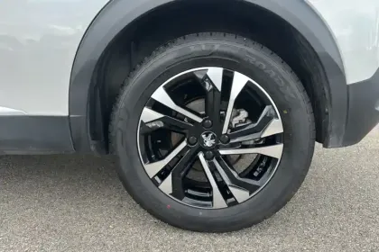 Photo 25 Peugeot 2008  Electrique 136 ch