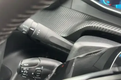 Photo 20 Peugeot 2008  Electrique 136 ch