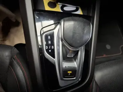 Photo 38 Renault Arkana  E-Tech 145 - 21B