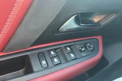 Photo 20 Citroën C4  PureTech 130 S&S EAT8