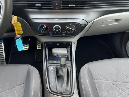 Photo 11 Hyundai Bayon  1.0 T-GDi 100 DCT-7 Hybrid 48V