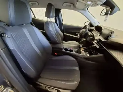 Photo 10 Peugeot 2008  BlueHDi 100 S&S BVM6