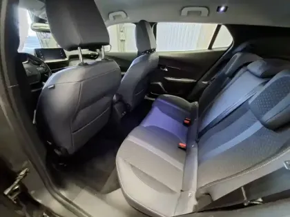 Photo 18 Peugeot 2008  BlueHDi 100 S&S BVM6