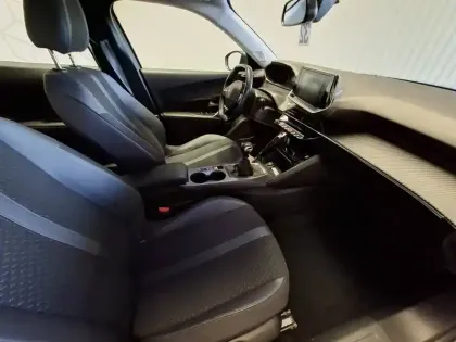 Photo 25 Peugeot 2008  BlueHDi 100 S&S BVM6