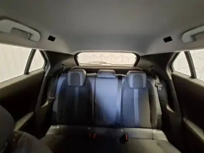 Photo 38 Peugeot 2008  BlueHDi 100 S&S BVM6