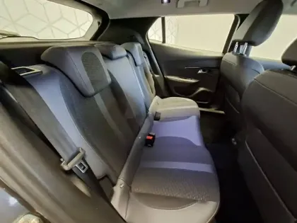 Photo 24 Peugeot 2008  BlueHDi 100 S&S BVM6