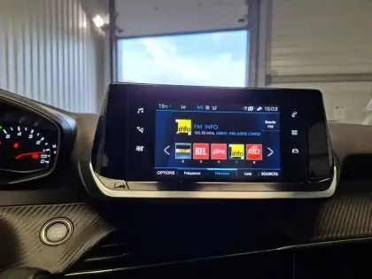 Photo 32 Peugeot 2008  BlueHDi 100 S&S BVM6