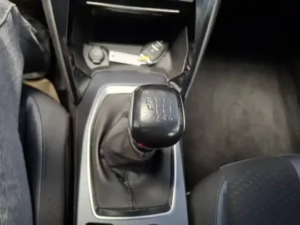 Photo 35 Peugeot 2008  BlueHDi 100 S&S BVM6