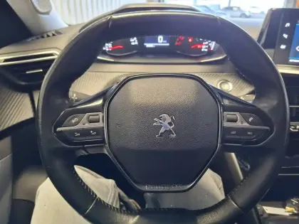 Photo 27 Peugeot 2008  BlueHDi 100 S&S BVM6