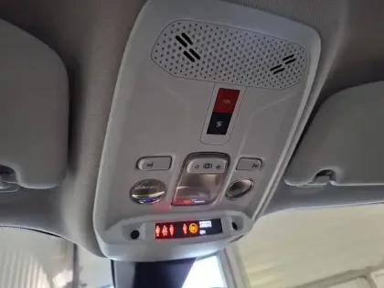 Photo 37 Peugeot 2008  BlueHDi 100 S&S BVM6