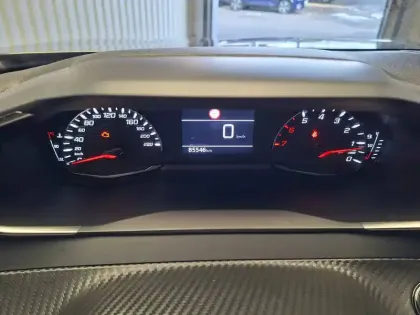 Photo 26 Peugeot 2008  BlueHDi 100 S&S BVM6