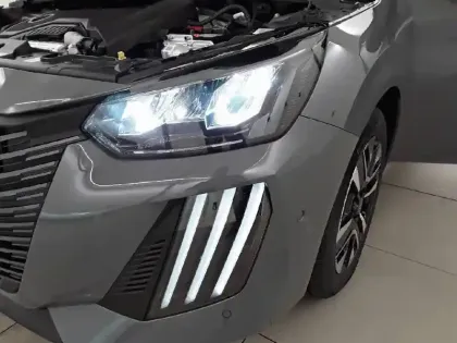 Photo 15 Peugeot 208  Hybrid 110 e-DCS6