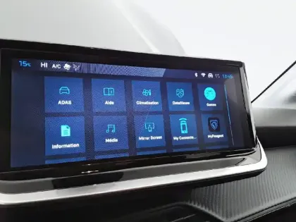 Photo 19 Peugeot 208  Hybrid 110 e-DCS6