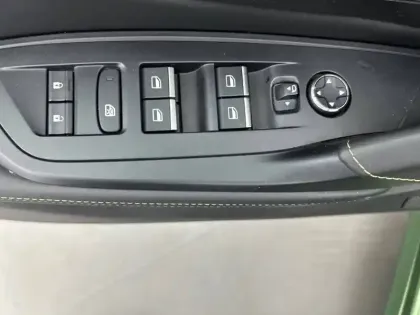 Photo 20 Peugeot 308  PureTech 130ch S&S EAT8