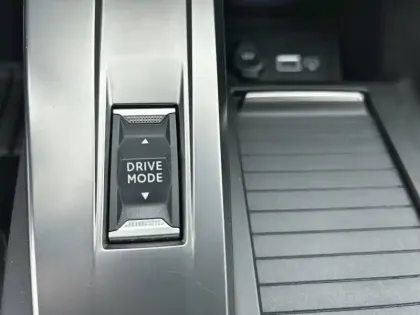 Photo 28 Peugeot 308  PureTech 130ch S&S EAT8