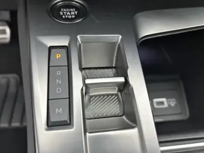 Photo 13 Peugeot 308  PureTech 130ch S&S EAT8