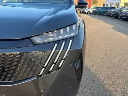 Photo 15 Peugeot 5008  Hybrid 145 e-DCS6