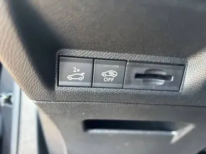 Photo 14 Peugeot 5008  Hybrid 145 e-DCS6