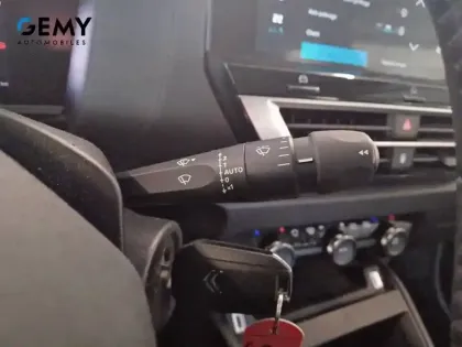 Photo 18 Citroën C4 e- 136 ch Automatique