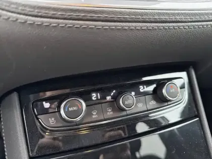 Photo 17 Opel Grandland X  Hybrid 225 ch BVA8