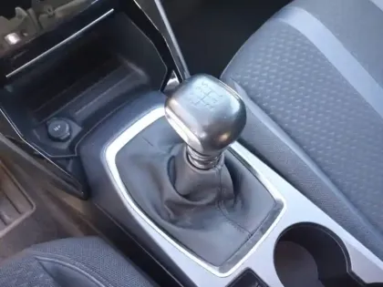 Photo 13 Peugeot 2008  BlueHDi 100 S&S BVM6