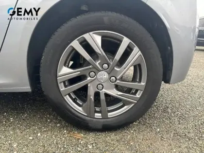 Photo 10 Peugeot 208  PureTech 75 S&S BVM5