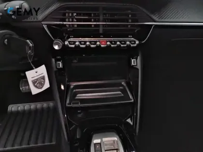 Photo 13 Peugeot 208  Hybrid 100 e-DCS6