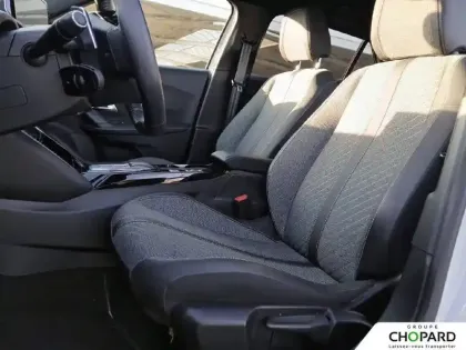 Photo 10 Peugeot 2008  PureTech 130 S&S EAT8