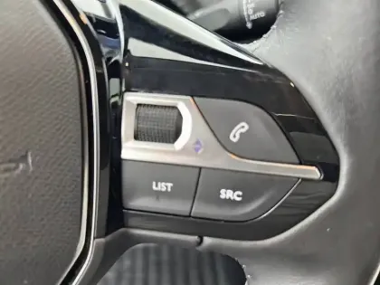 Photo 21 Peugeot 208  Electrique 50 kWh 136ch