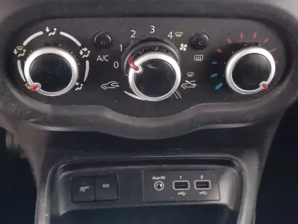 Photo 38 Renault Twingo  III TCe 95