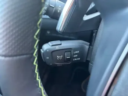 Photo 20 Peugeot 2008  Hybrid 145 e-DCS6