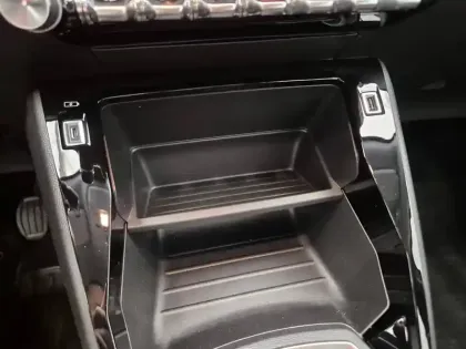 Photo 57 Peugeot 2008  PureTech 100 S&S BVM6