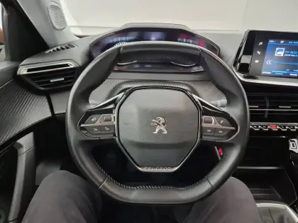 Photo 59 Peugeot 2008  PureTech 100 S&S BVM6