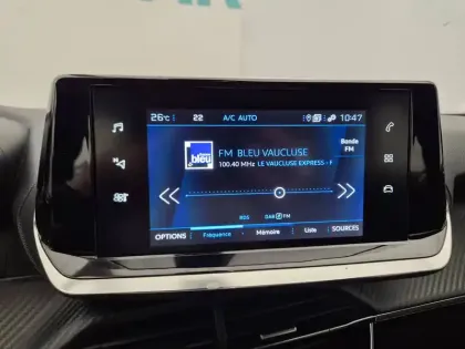 Photo 38 Peugeot 2008  PureTech 100 S&S BVM6